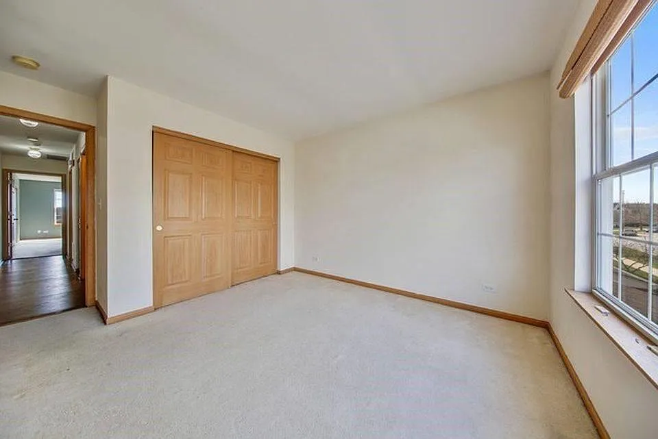 868 Genesee Dr — Photo 4