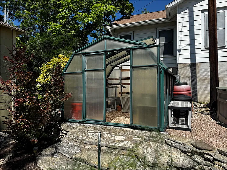 2002 E Side Dr — Photo 18