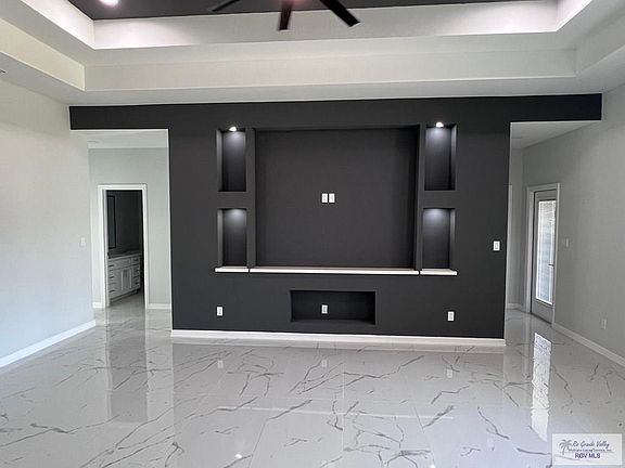 3rd image of 7641 Gladiola St
