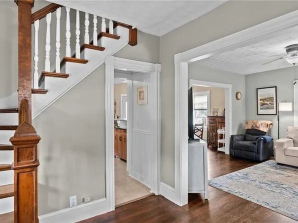 55 Brinton Ave, Warwick, RI 02889