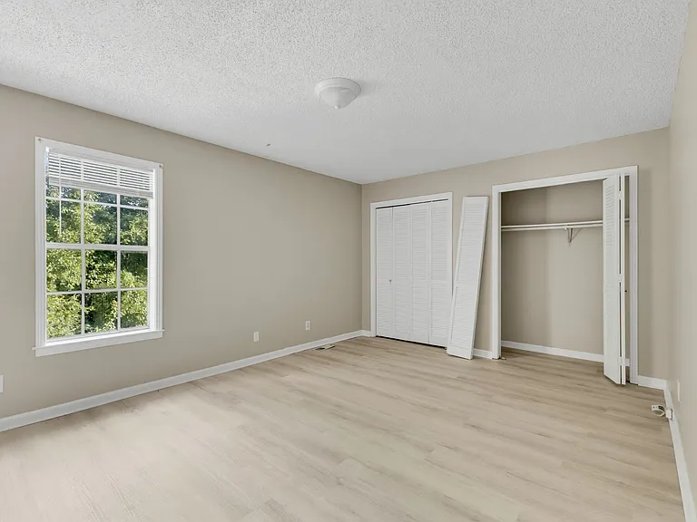 40 Carolane Drive - 4 — Photo 12