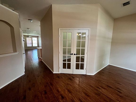 3rd image of 5812 White Pine Dr