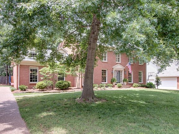 2nd image of 1564 Kinnard Dr