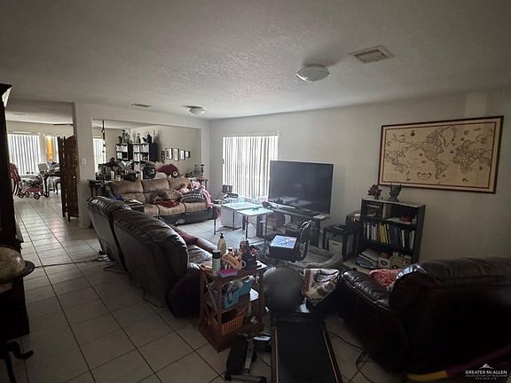 5th image of 6909 N 39th St