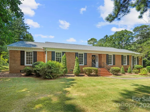 1654 Clarendon Pl, Rock Hill, SC 29732