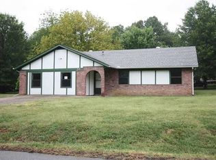 675 Oakcrest Rd, Siloam Springs, AR 72761