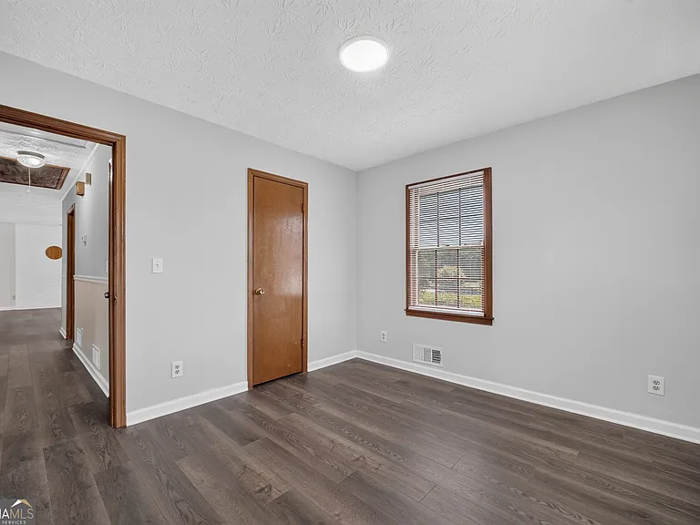 2591 Doc Hughes Rd — Photo 30