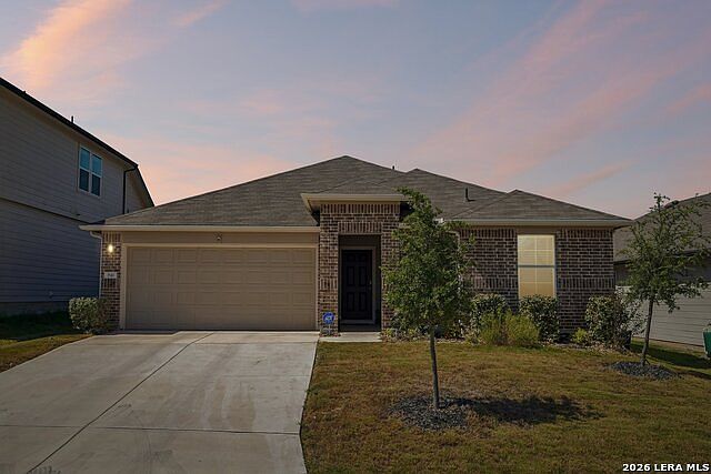 1st image of 841 Bahia Pl