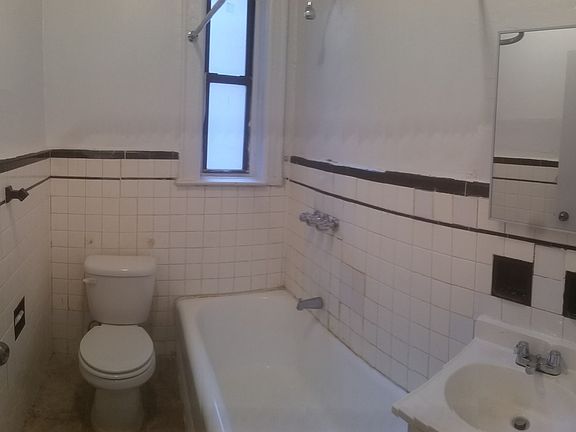 5th image of 1234 Pacific St APT E3