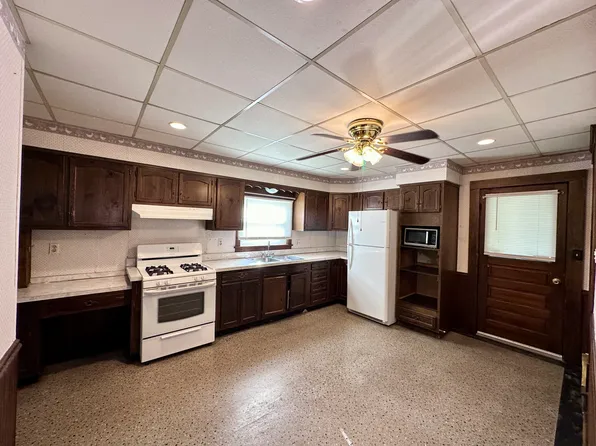 1413 Laurel Pl, New Castle, PA 16101