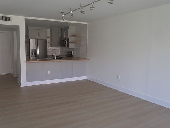 2nd image of 10425 SW 112th Ave APT 215