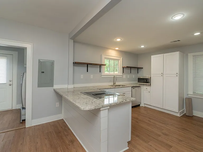 2056 McDowell St — Photo 14