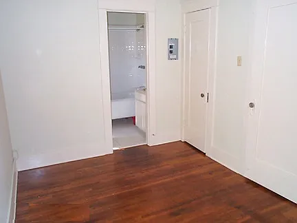 1 bed, 350 sqft, $1,600 — Photo 3