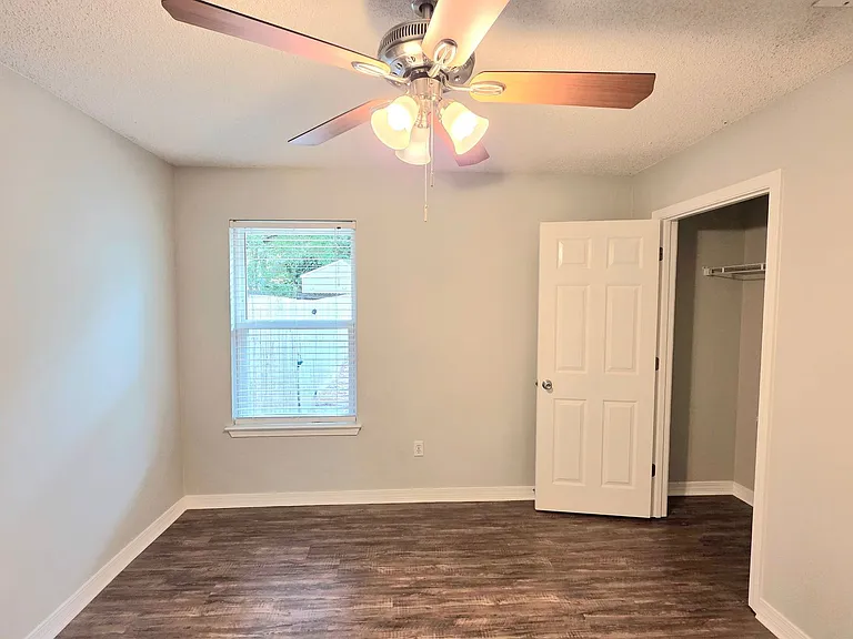 6607 Woodbury Forest Dr — Photo 13