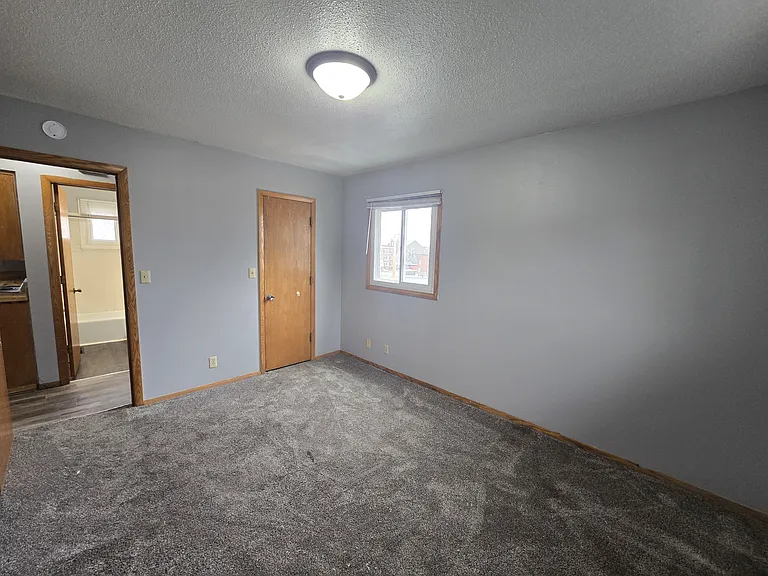 811 W 3rd St #8 — Photo 11