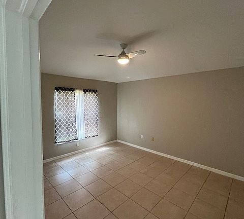 5th image of 1002 Anita Ave S