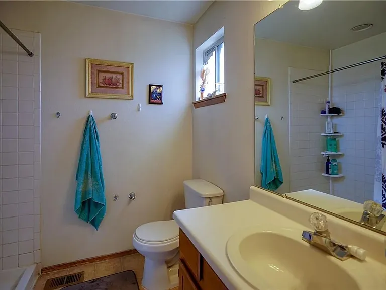 12232 Newport Dr — Photo 18