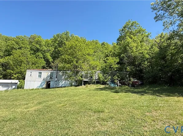 26 Compton Ln, Buchanan, VA 24066