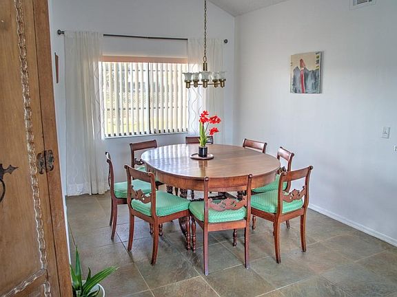 5th image of 252 Satinwood Cir