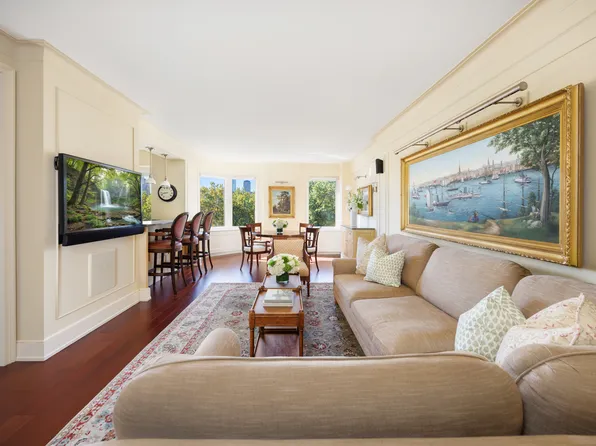 870 5th Avenue image 2 of 13