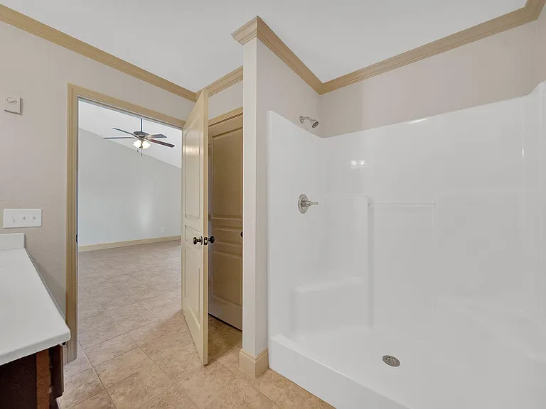 HILLRISE APARTMENTS — Photo 14