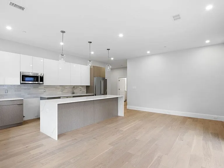 21 Glen Rd #11 — Photo 2