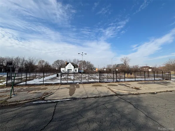 115 E Palmer St, Detroit, MI 48202