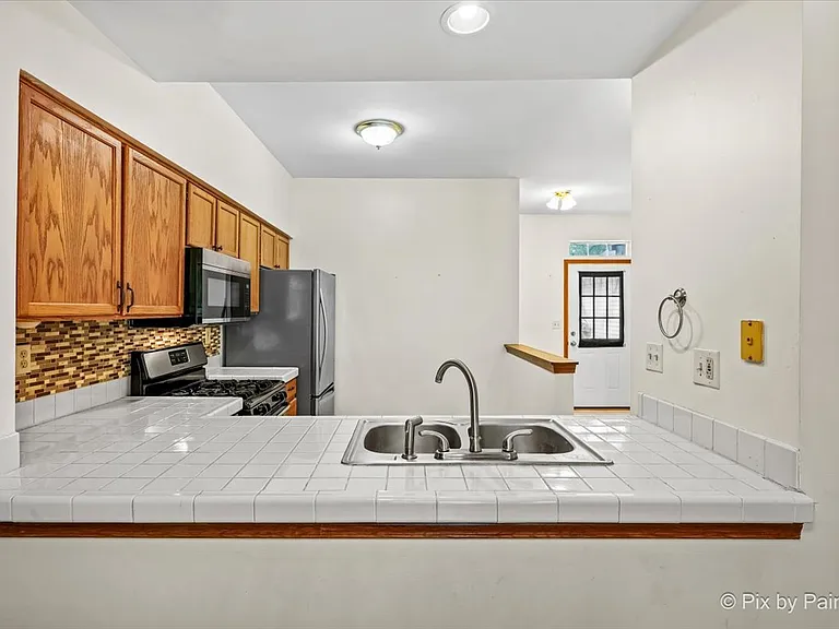 1462 Division Ct — Photo 10