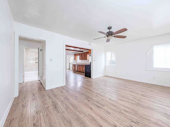 4th image of 2060 Orange Ave