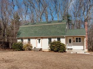 34 Hamilton Rd, Sturbridge, MA 01566