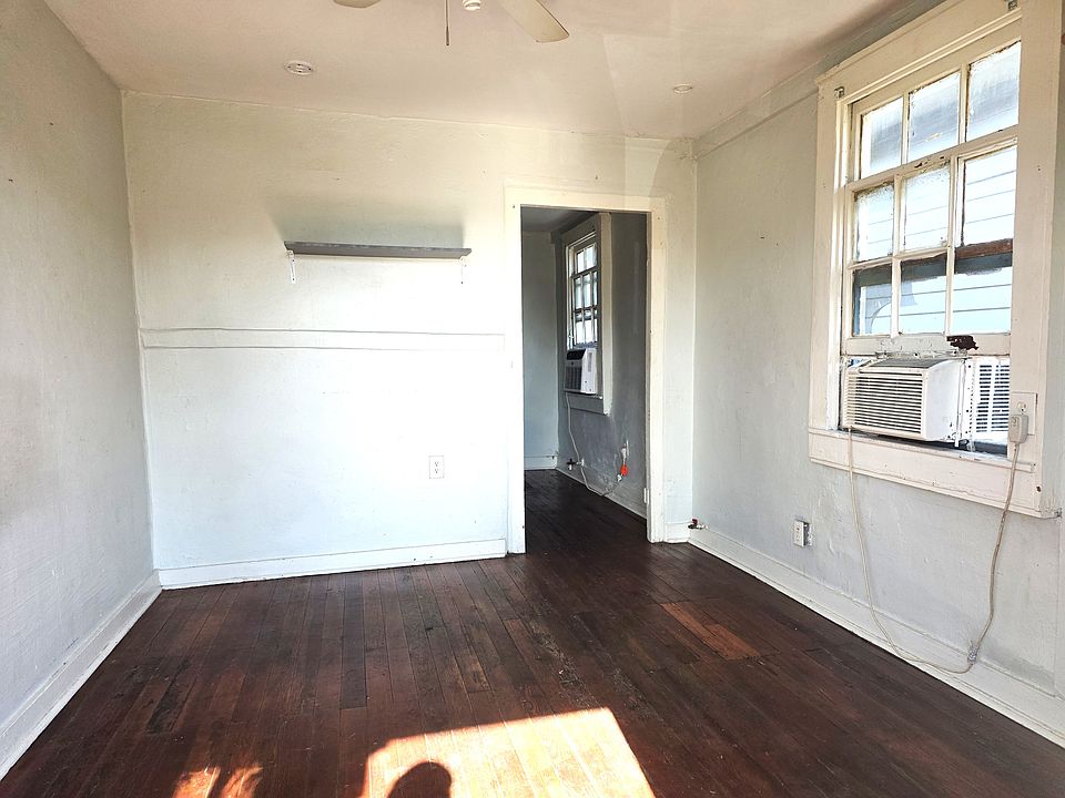 2nd image of 2219 S Liberty St #2-B