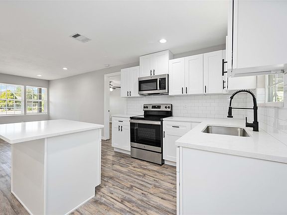 4th image of 3629 Corder St
