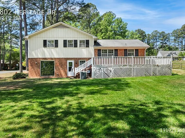 4802 Heritage Dr — Photo 16