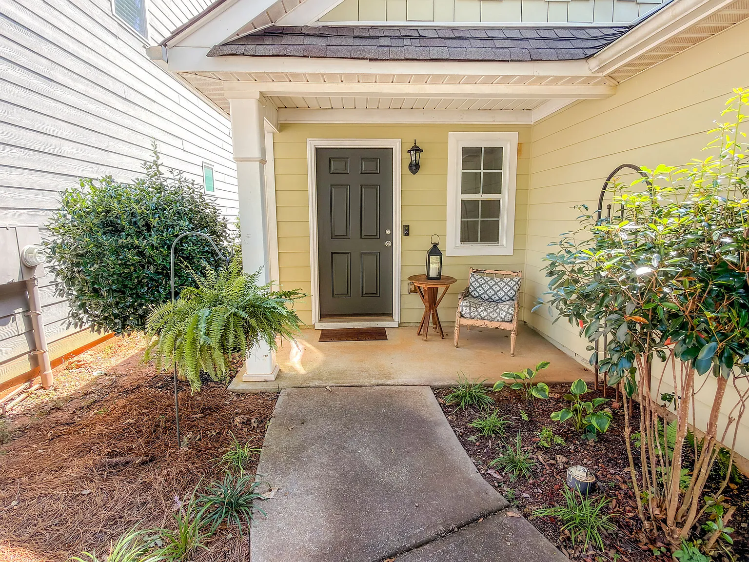 3 bed, 2.0 bath, 1452 sqft, $1,950 — Photo 3