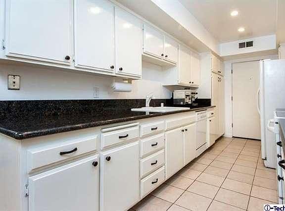 4th image of 316 N Maryland Ave Unit 109