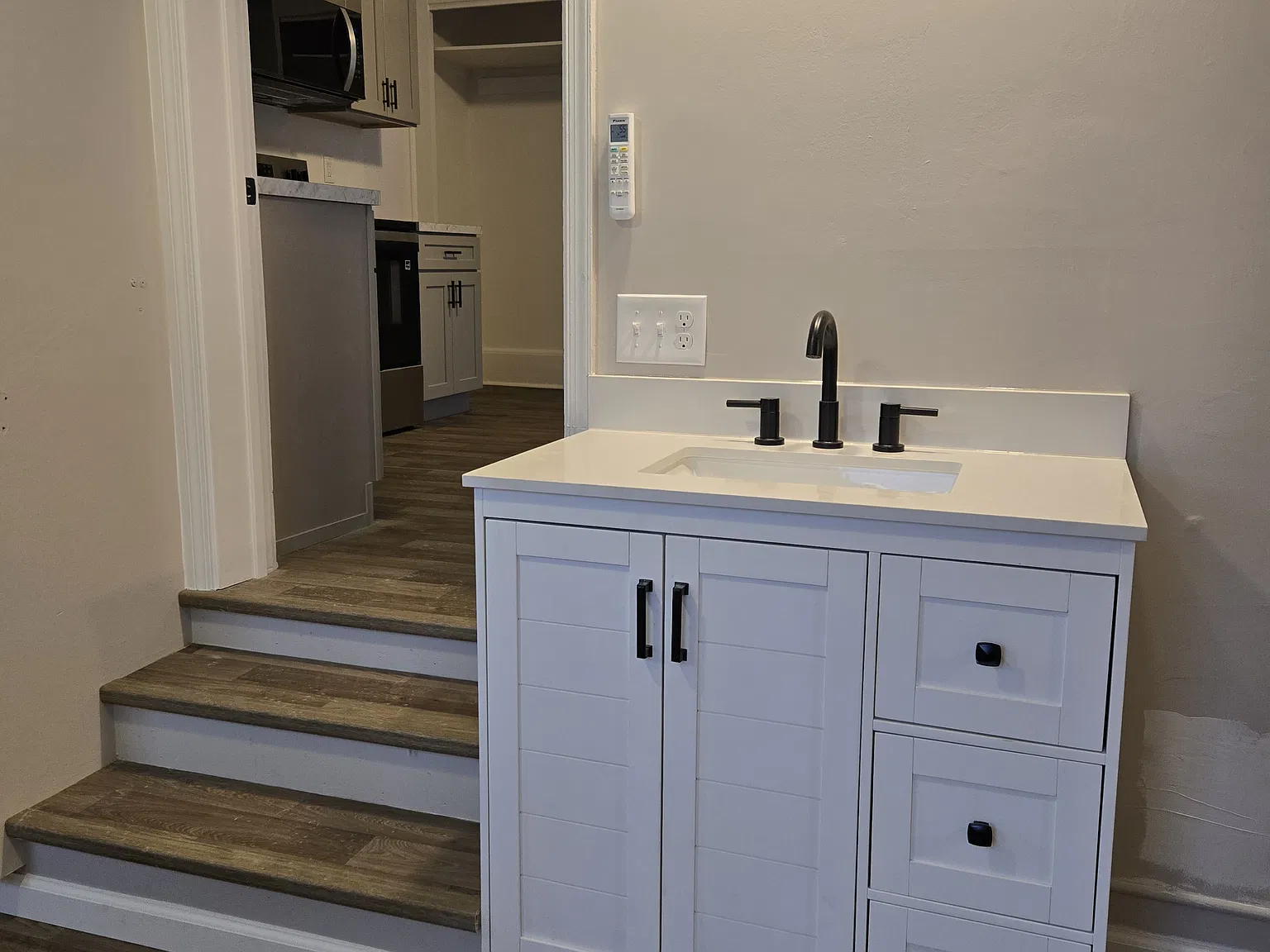 2 bed, 1000 sqft, $1,450 — Photo 4