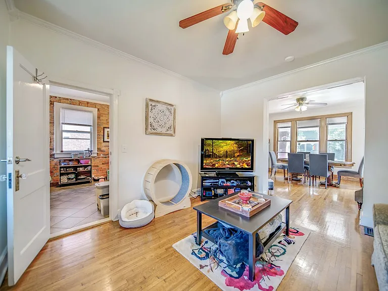 2405 Summit St — Photo 19
