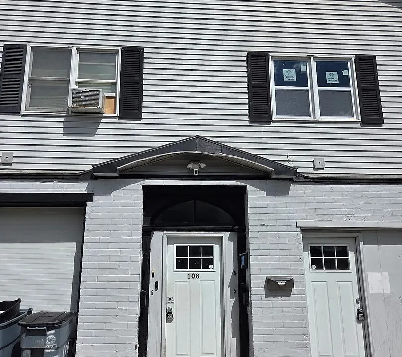 108 Ball St
