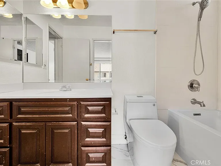 301 N Moore Ave #B — Photo 14