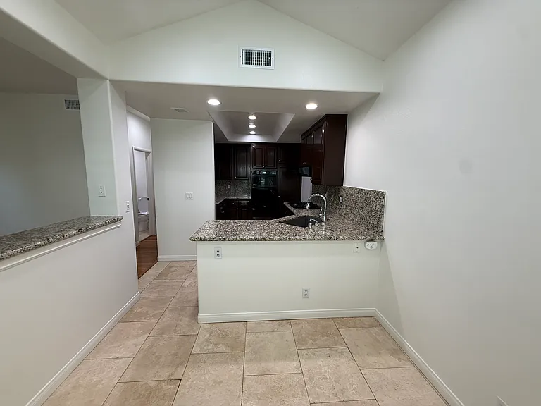 5615 Roundtree Pl — Photo 7