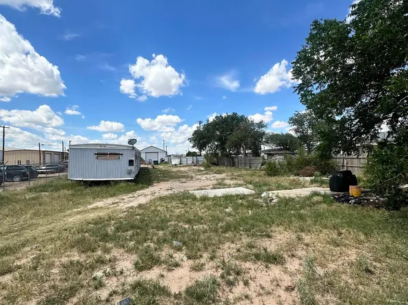 308 W Gypsy St, Hobbs, NM 88240