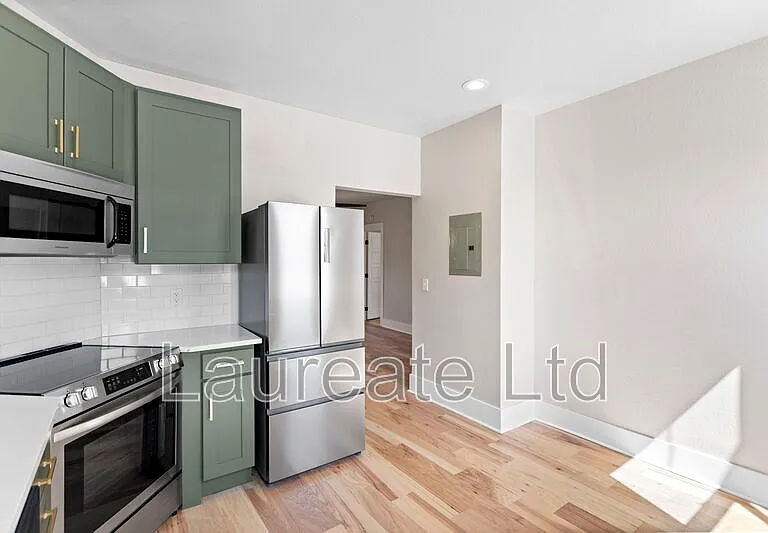 90 N Washington St #2 — Photo 3