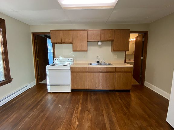 4th image of 1110 College St N APT 2