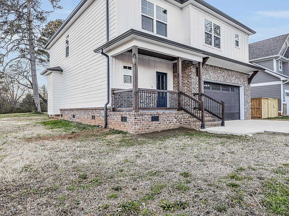 3rd image of 100 Eastview Ct