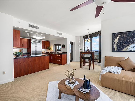 2nd image of 600 Queen St APT 3809