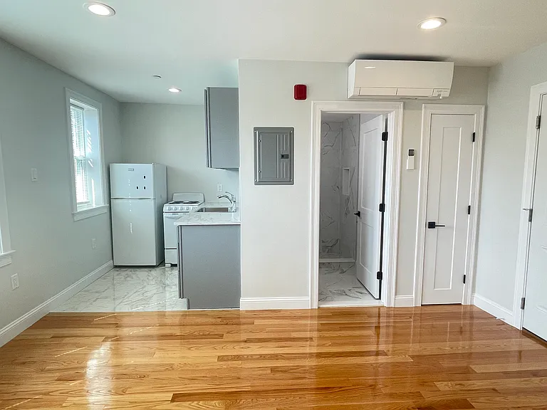 325 Newport Ave #34 — Photo 3