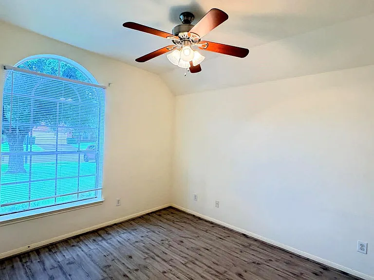 12918 Stratford Mill Ln — Photo 14