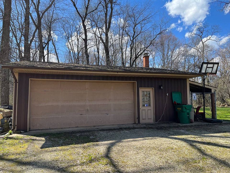 2nd image of 10160 New England Rd