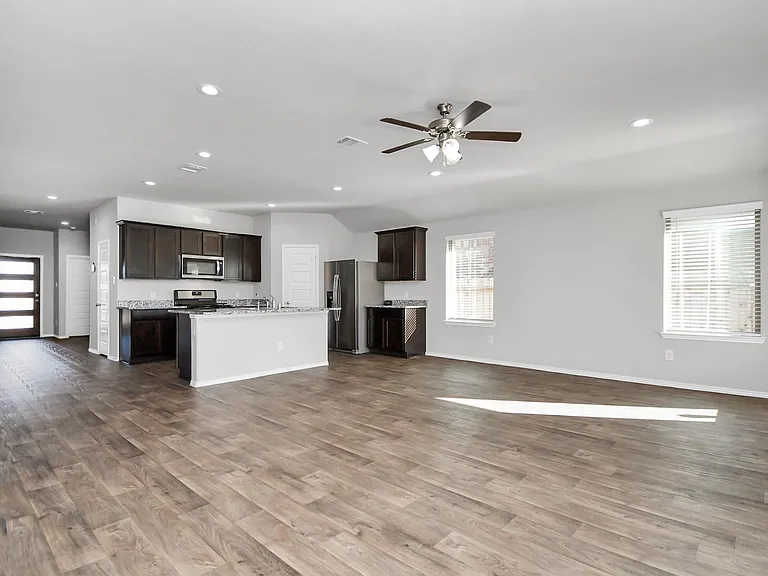 3947 Country Club Dr — Photo 5