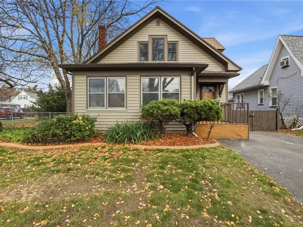 126 Brookridge Dr, Rochester, NY 14616